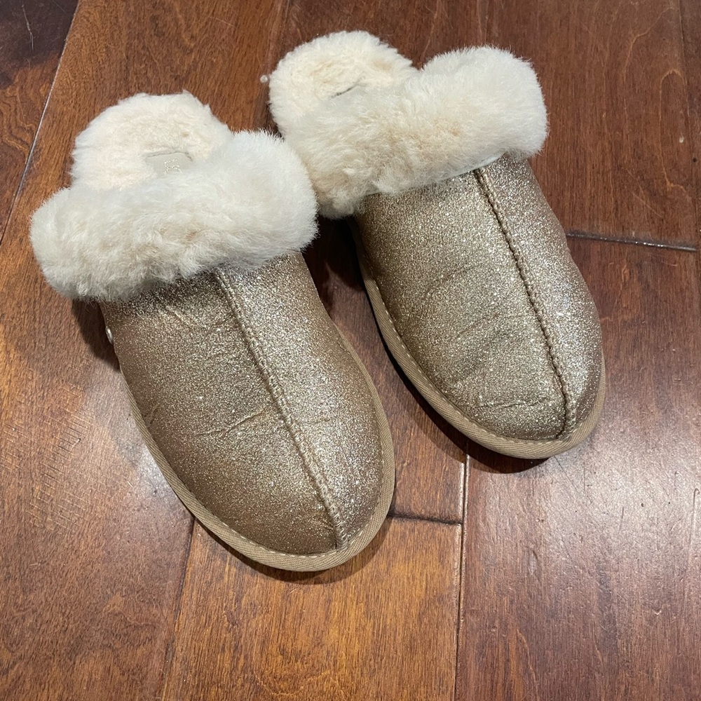 UGG Scuffette II Sparkle Slippers Women’s Gold Size 8